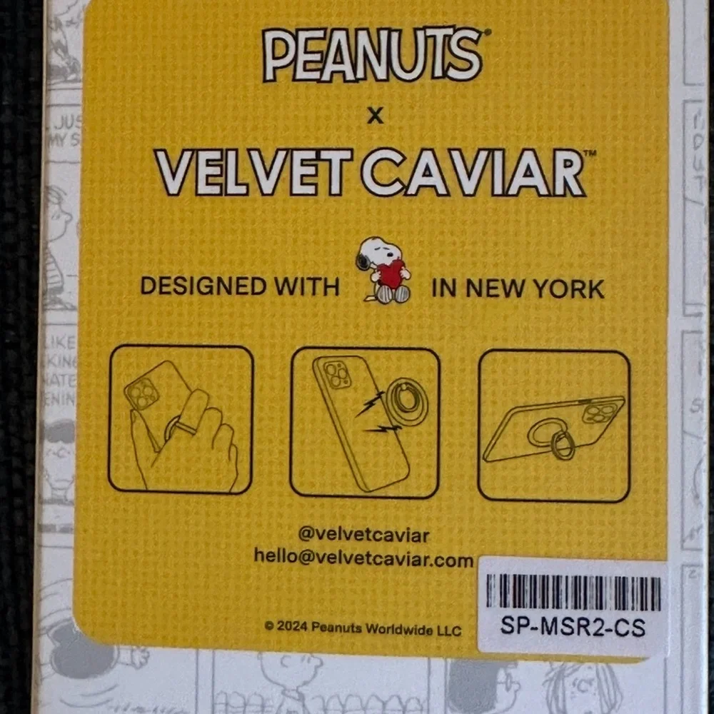 Velvet Caviar Snoopy Moods MagSafe Grip Ring